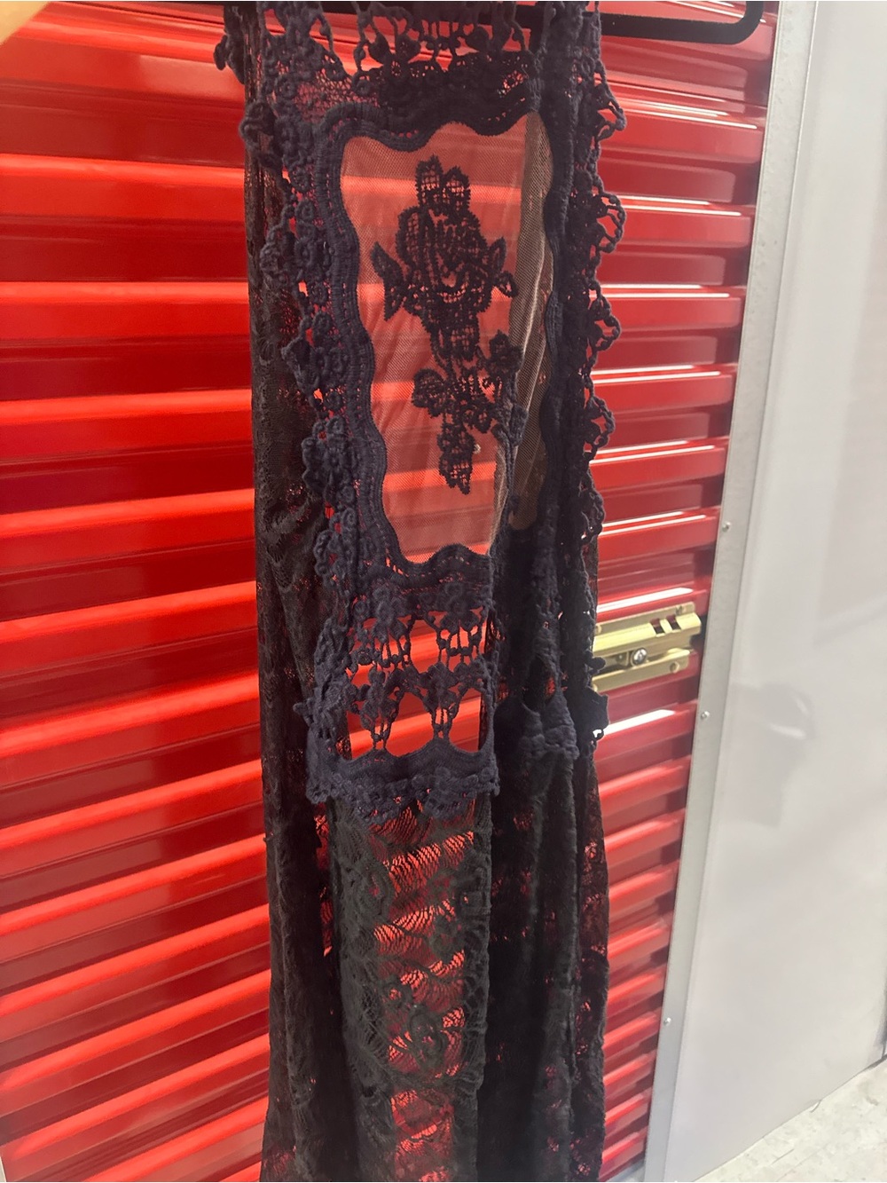 Black Sheer Lace Sleeveless Duster by Eis - Picture 4 of 4
